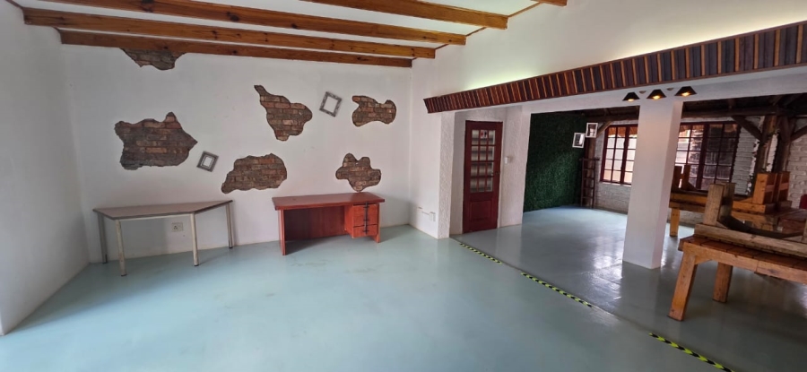 4 Bedroom Property for Sale in Flamwood North West